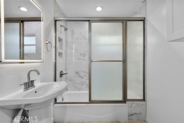 908 Manhattan Avenue, Hermosa Beach, California 90254, ,Residential Income,Sold,Manhattan,SB25198954