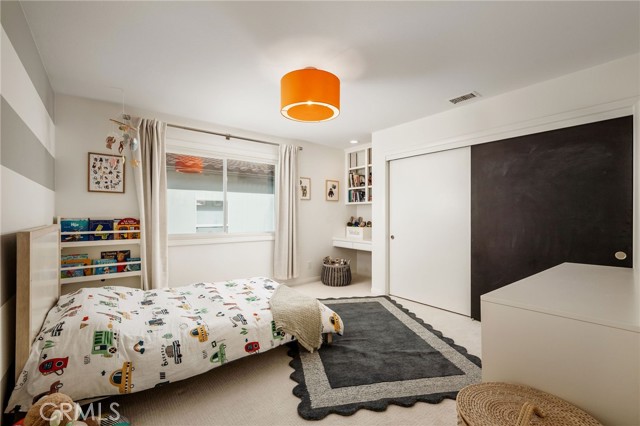 Detail Gallery Image 25 of 29 For 1720 Oak Ave, Manhattan Beach,  CA 90266 - 4 Beds | 3/1 Baths