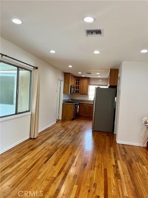 Detail Gallery Image 36 of 58 For 17435 Burma, Encino,  CA 91316 - 3 Beds | 2 Baths