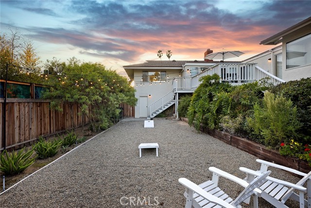 564 Seaward Road, Corona del Mar CA: https://media.crmls.org/medias/c84257f5-f1b3-46a5-87d3-c355129f1ac9.jpg