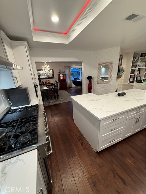 1571 E Palm, Covina CA: https://media.crmls.org/medias/c842d29e-e8d6-46f1-a0e5-a64c43e84b63.jpg