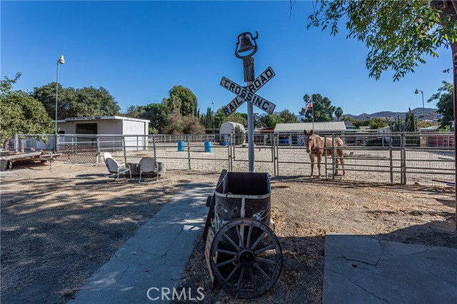 Detail Gallery Image 42 of 47 For 9730 Stonehurst Ave, Sun Valley,  CA 91352 - 3 Beds | 2 Baths