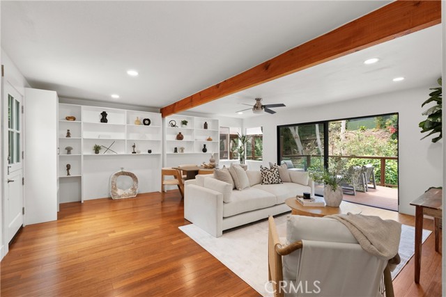 Detail Gallery Image 3 of 34 For 645 Griffith Way, Laguna Beach,  CA 92651 - 3 Beds | 3 Baths