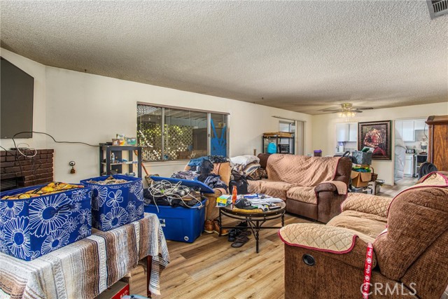 Detail Gallery Image 14 of 30 For 11032 Lincoln Ave, Hesperia,  CA 92345 - 3 Beds | 2 Baths