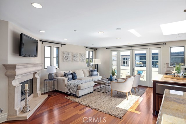 429 21st Place, Manhattan Beach, California 90266, 3 Bedrooms Bedrooms, ,3 BathroomsBathrooms,Residential,Sold,21st,SB22099322