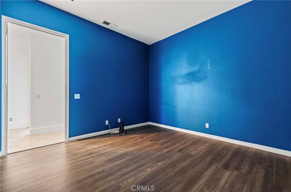 https://media.crmls.org/medias/c843d6ac-6440-4c6e-b41a-a7d7bc4c25e2.jpg?preset=X-Large