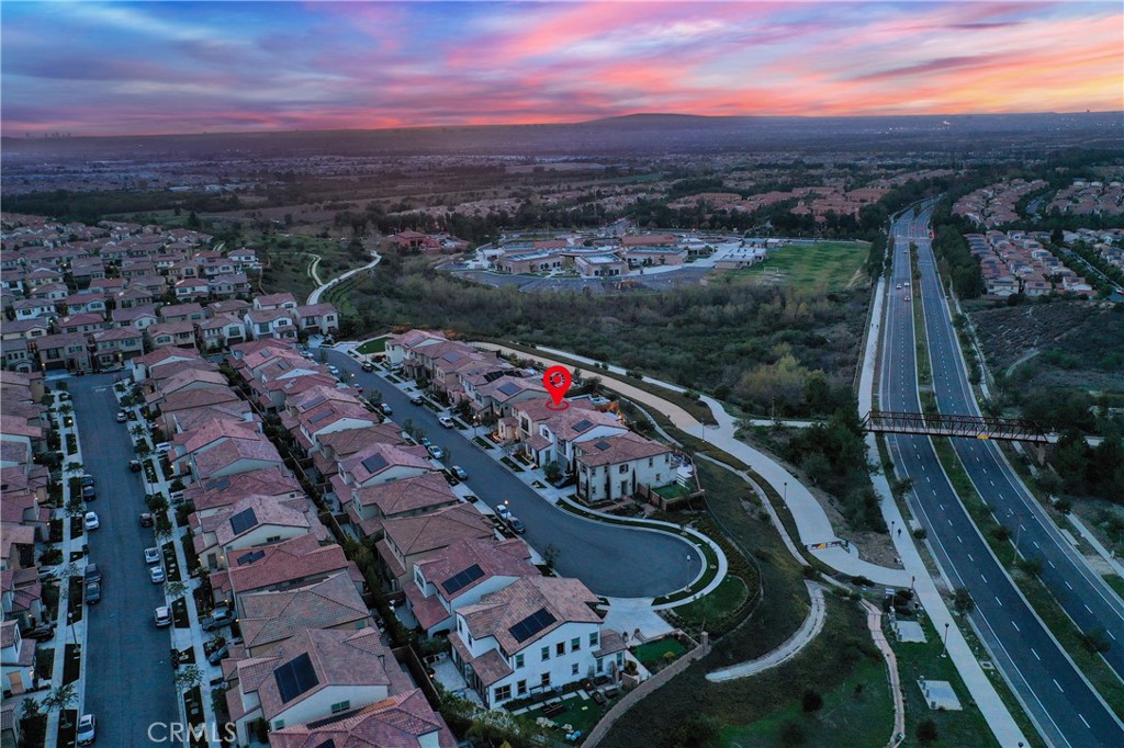 https://media.crmls.org/medias/c843f196-886f-459b-989d-9ddfe5387186.jpg?preset=X-Large