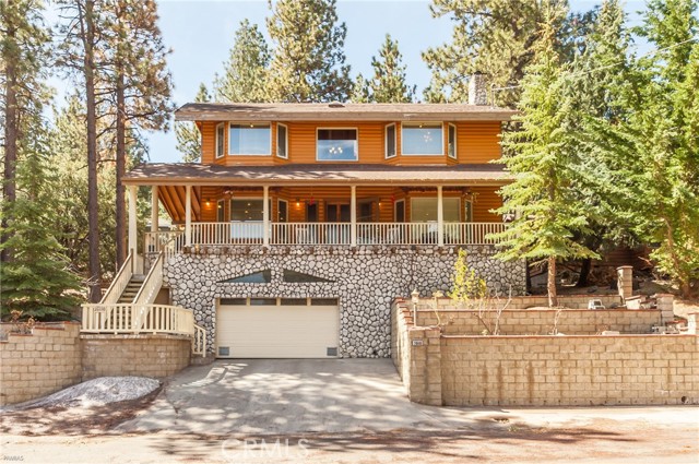 Detail Gallery Image 4 of 49 For 26690 Timberline Dr, Wrightwood,  CA 92397 - 4 Beds | 2/1 Baths