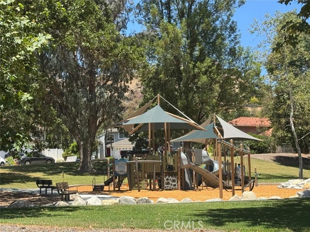 2039 Channelford Road, Westlake Village CA: https://media.crmls.org/medias/c8445a51-0cc9-4ac8-a6cf-c03f3223b6a3.jpg