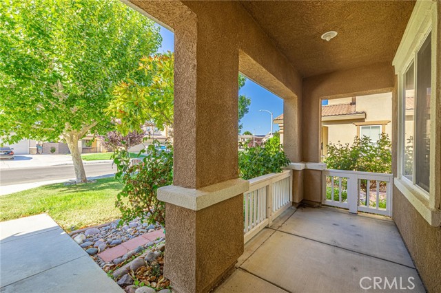 Detail Gallery Image 3 of 38 For 4731 W Avenue J4, Lancaster,  CA 93536 - 5 Beds | 3 Baths