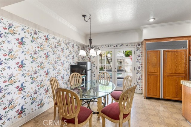 Detail Gallery Image 7 of 42 For 17182 Hillside Cir, Huntington Beach,  CA 92649 - 5 Beds | 4/1 Baths
