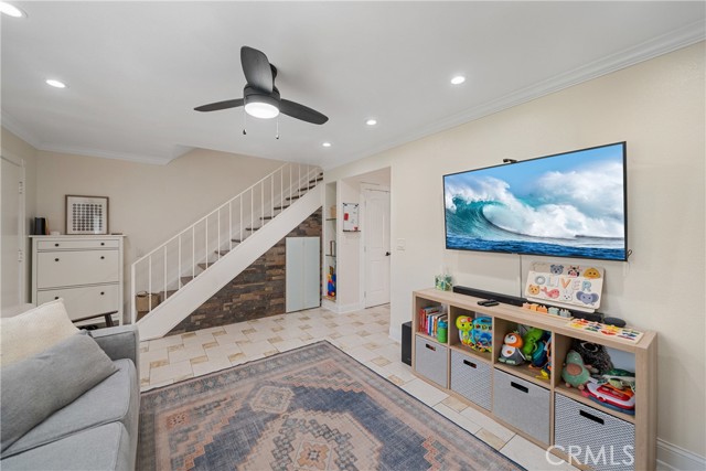 201 W Alton Ave, Santa Ana CA: https://media.crmls.org/medias/c84533a8-1028-4c7e-b427-85ede68376a0.jpg