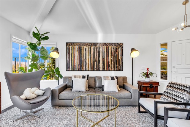 27237 Via Capri, San Juan Capistrano CA: https://media.crmls.org/medias/c84553c9-776e-4a03-a290-1d8749db4338.jpg