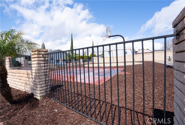 Detail Gallery Image 26 of 26 For 350 Willow St #81,  Rialto,  CA 92376 - 3 Beds | 2 Baths