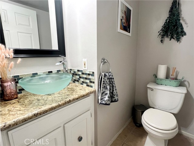 Detail Gallery Image 13 of 17 For 19950 Sherman Way a,  Winnetka,  CA 91306 - 3 Beds | 3/1 Baths