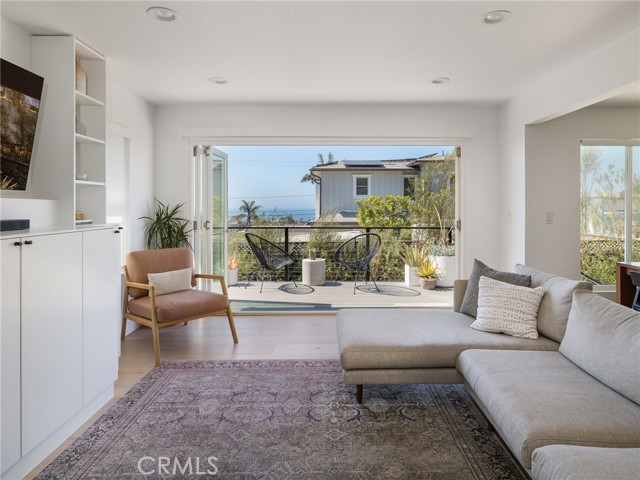 1865 Hillcrest Drive, Hermosa Beach, California 90254, 2 Bedrooms Bedrooms, ,1 BathroomBathrooms,Residential,Sold,Hillcrest Drive,SB22224763