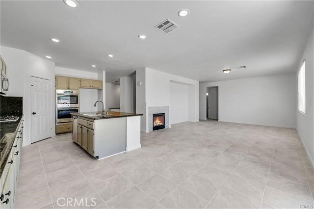 24821 Melrose Drive, Romoland CA: https://media.crmls.org/medias/c8481299-8e17-43e6-957b-f8d58ab8cf2d.jpg