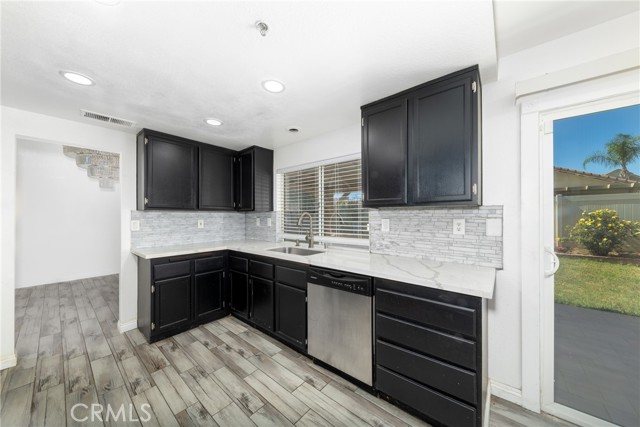 Detail Gallery Image 10 of 32 For 15645 Isleta, Moreno Valley,  CA 92551 - 3 Beds | 3 Baths