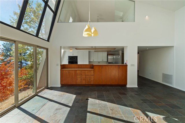 Detail Gallery Image 10 of 75 For 22 Holly Dr, Running Springs,  CA 92382 - 3 Beds | 2/1 Baths