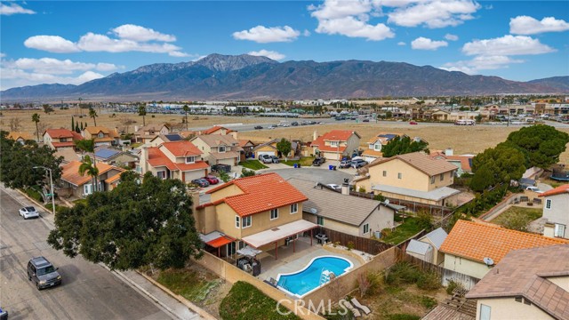 Detail Gallery Image 17 of 19 For 6733 Newport Ct, Fontana,  CA 92336 - 4 Beds | 2/1 Baths