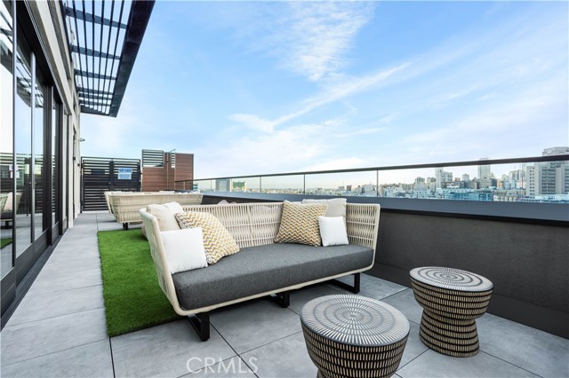 118 Astronaut Ellison S Onizuka Street, Los Angeles CA: https://media.crmls.org/medias/c8491426-20cd-4b3c-bedf-3603bfbeef9c.jpg