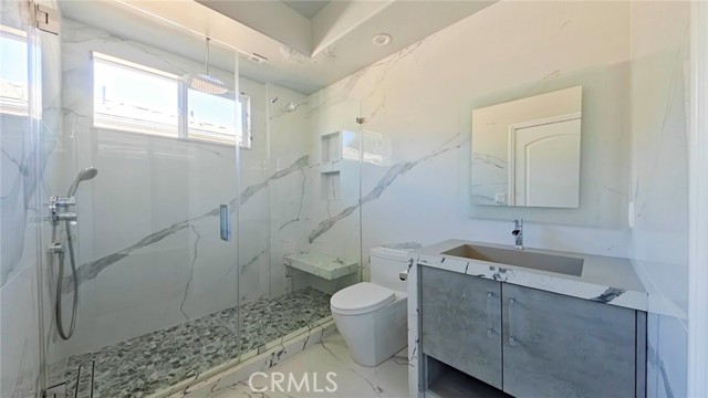 Detail Gallery Image 38 of 45 For 6937 Kian Ct, Van Nuys,  CA 91406 - 4 Beds | 3 Baths