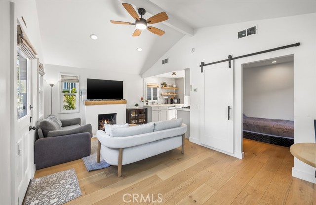 Detail Gallery Image 7 of 24 For 389 Park, Laguna Beach,  CA 92651 - 3 Beds | 2 Baths