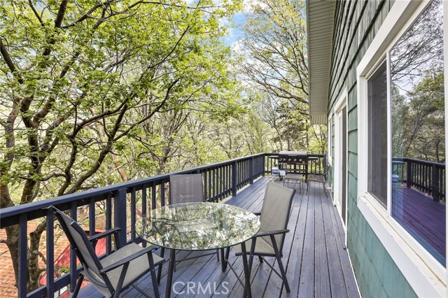 Detail Gallery Image 20 of 46 For 453 Davos, Crestline,  CA 92325 - 5 Beds | 2/1 Baths