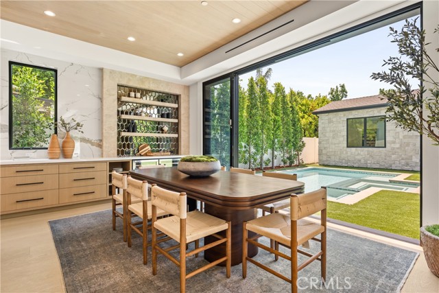 Detail Gallery Image 10 of 38 For 13536 Morrison St, Sherman Oaks,  CA 91423 - 6 Beds | 6/1 Baths