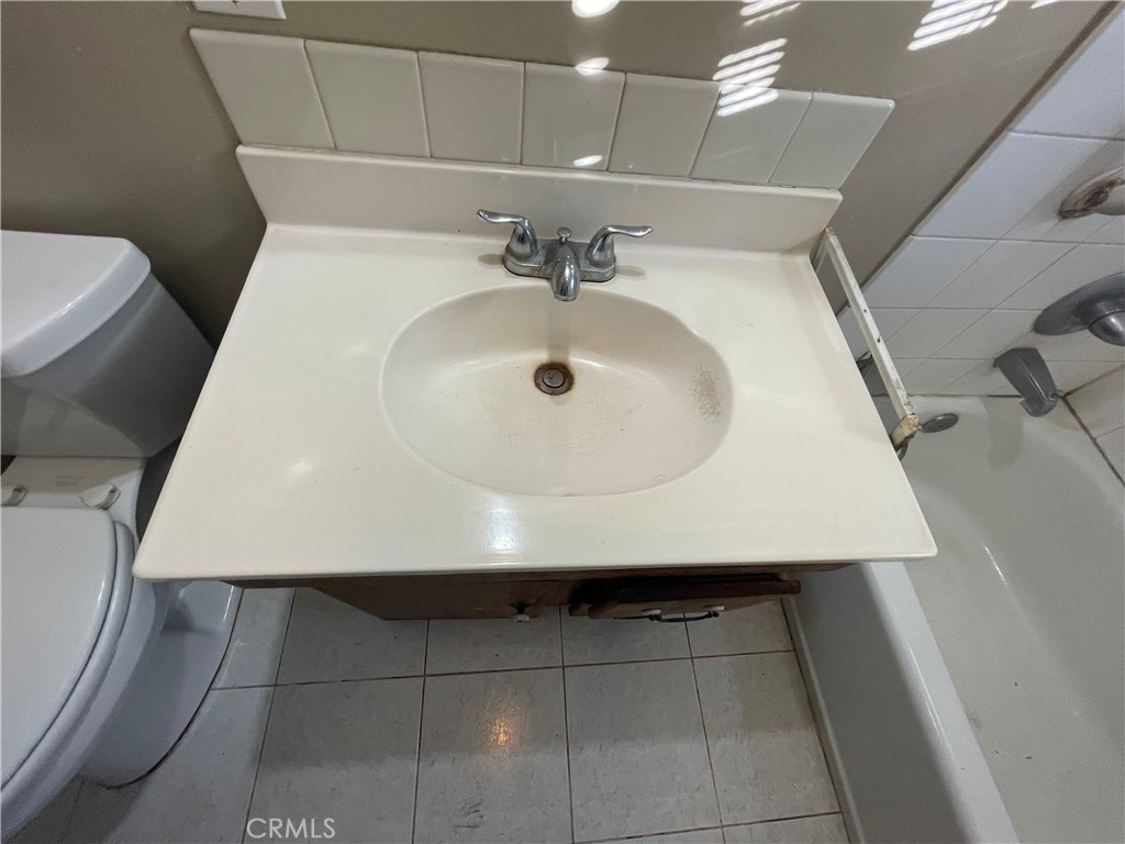 https://media.crmls.org/medias/c84c03b6-afb9-435a-82ad-dad70f4c6469.jpg?preset=X-Large