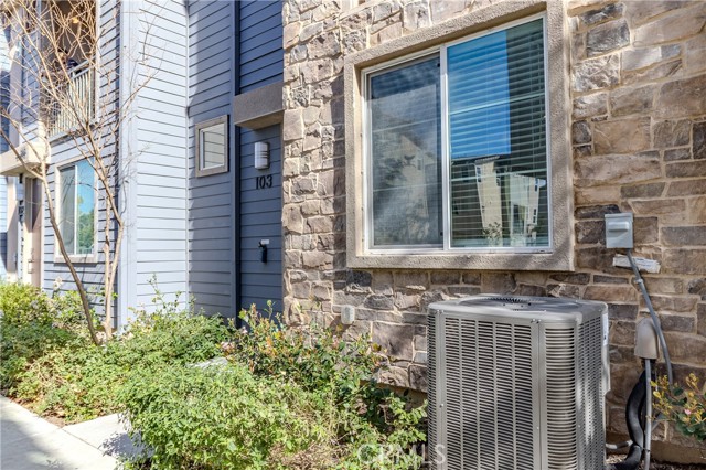 Detail Gallery Image 3 of 46 For 646 Savi, Corona,  CA 92878 - 3 Beds | 2/2 Baths