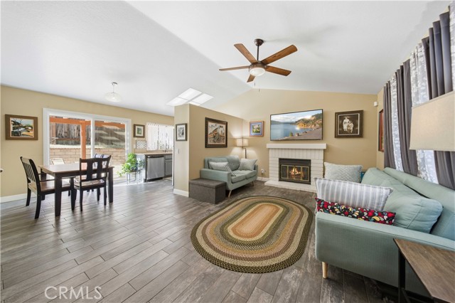 Detail Gallery Image 11 of 24 For 502 Hilltop, Palmdale,  CA 93551 - 2 Beds | 2 Baths