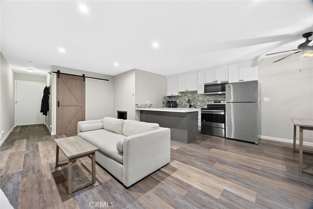 11645 Montana Avenue #121