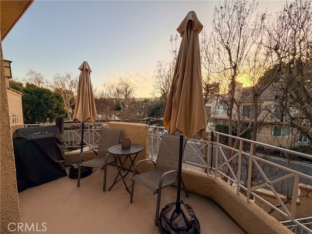 Detail Gallery Image 2 of 28 For 23921 Del Monte #34,  Valencia,  CA 91355 - 2 Beds | 2 Baths