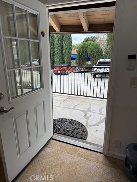 726 S Main, Santa Ana CA: https://media.crmls.org/medias/c84d39c2-12bf-4935-ab1f-bde0a054190b.jpg