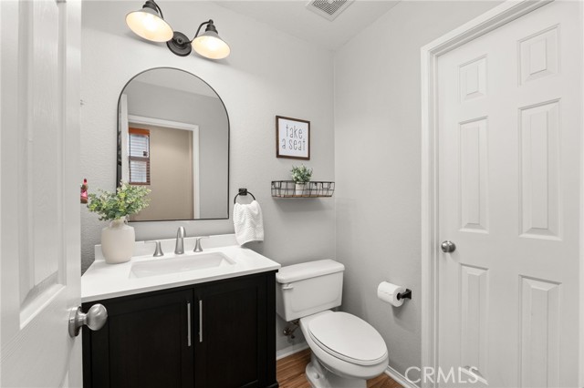 Detail Gallery Image 20 of 52 For 16422 Empire Lakes Ct, Fontana,  CA 92336 - 4 Beds | 2/1 Baths