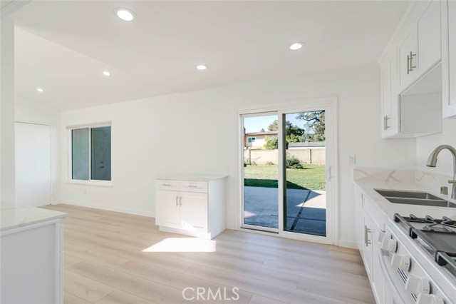 Detail Gallery Image 11 of 30 For 9551 Gierson Ave, Chatsworth,  CA 91311 - 3 Beds | 2 Baths