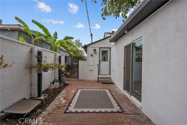 13817 Bromwich Street, Arleta CA: https://media.crmls.org/medias/c84e73bd-b53f-412e-9c99-ba341cf8569a.jpg