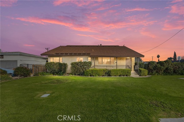 Detail Gallery Image 2 of 35 For 240 S Real, Bakersfield,  CA 93309 - 3 Beds | 2 Baths