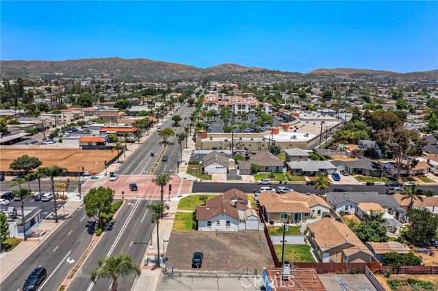 Image 23 of 25 For 700 Brea Boulevard