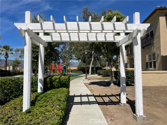 1800 E Lakeshore Drive, Lake Elsinore CA: https://media.crmls.org/medias/c84f3b41-2b20-4ebf-b0ad-148d47c1c8bd.jpg