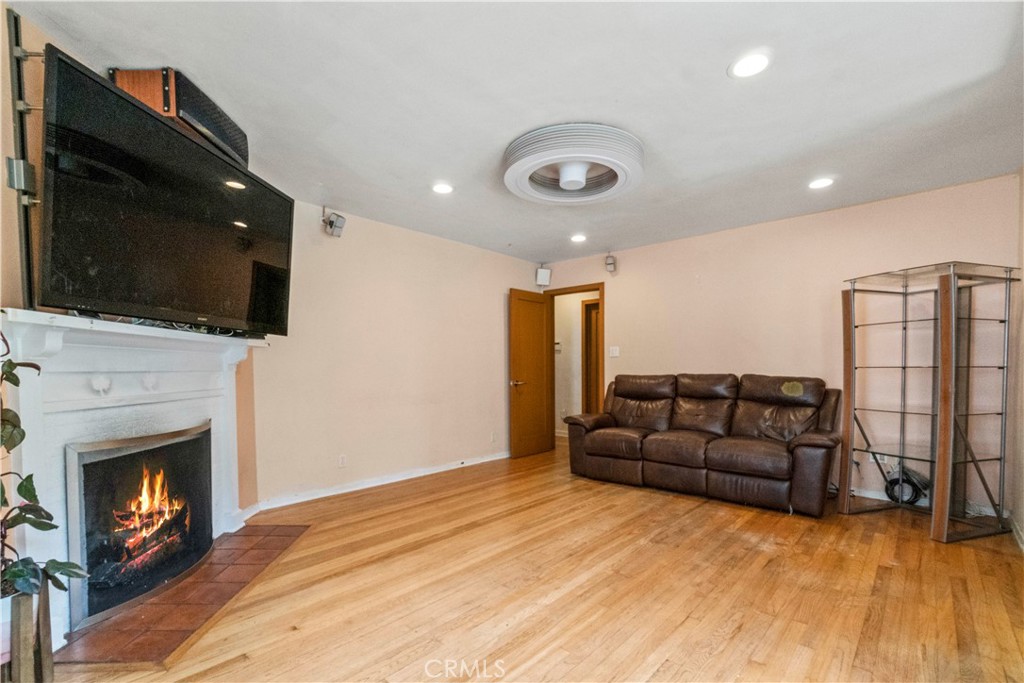 MLS #SR25061239 img 4