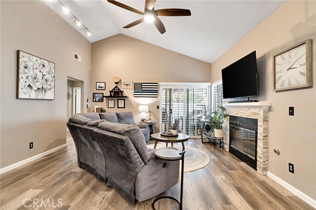 Detail Gallery Image 6 of 31 For 9150 N Woodlawn, Fresno,  CA 93720 - 2 Beds | 2 Baths