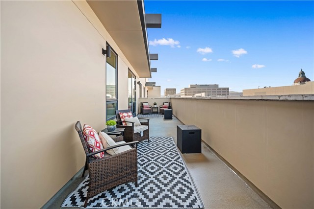 Detail Gallery Image 35 of 41 For 39 S Los Robles Ave #7003,  Pasadena,  CA 91101 - 3 Beds | 3/1 Baths