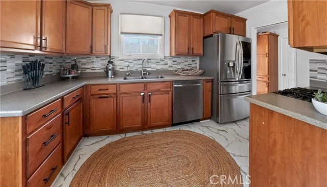 Detail Gallery Image 15 of 34 For 924 Irving Dr, Burbank,  CA 91504 - 4 Beds | 3 Baths