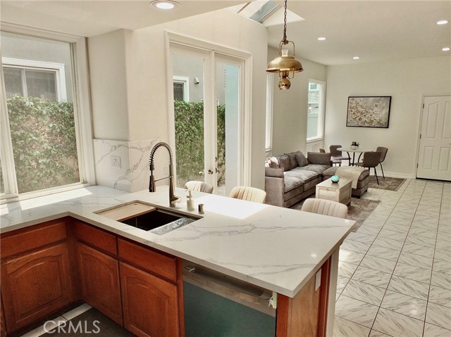 6225 Napoli Court, Long Beach CA: https://media.crmls.org/medias/c850a7f9-9298-41ea-af00-1cb5888c6310.jpg