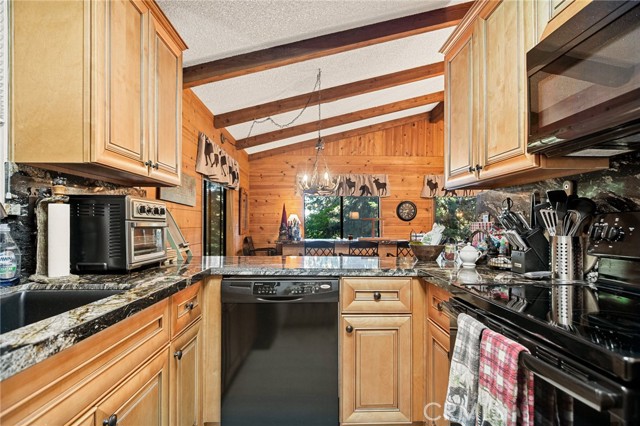 824 Oakmont Lane, Lake Arrowhead, CA 92352