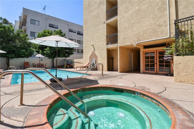 5257 Radford Avenue, Valley Village CA: https://media.crmls.org/medias/c8512a4b-2ce1-4102-b868-97c3c7c9155c.jpg