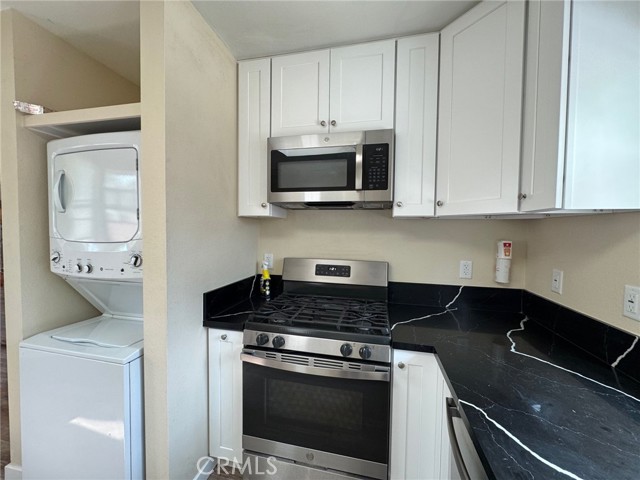 434 N Beachwood Drive, Burbank CA: https://media.crmls.org/medias/c8513cf8-4f9d-43a9-bd73-489d3a855853.jpg