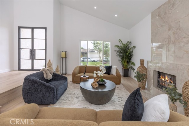 17101 Dearborn Street, Northridge CA: https://media.crmls.org/medias/c8515962-7246-4b17-bf4e-92a4bf8f17a4.jpg